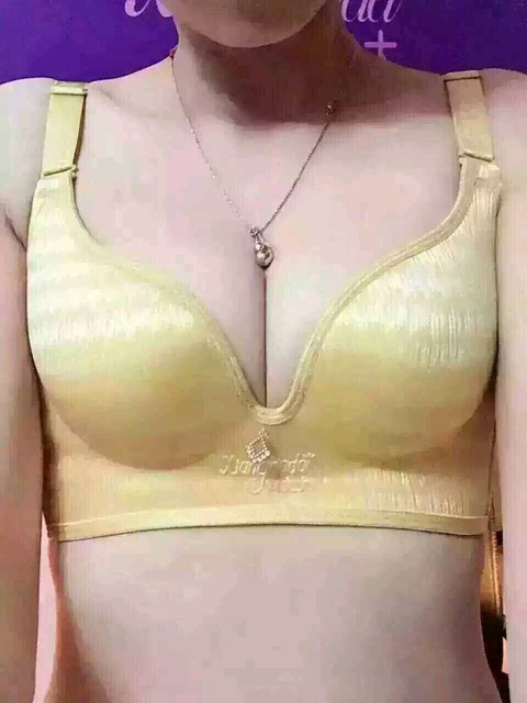 喂奶之后胸下垂 我家宝宝是喂的母乳 喂母乳好是好 可是喂完之 宝宝树