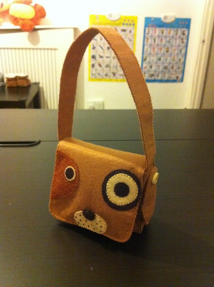 【diy】小狗相机包-不织布(附纸样,步骤,针法)