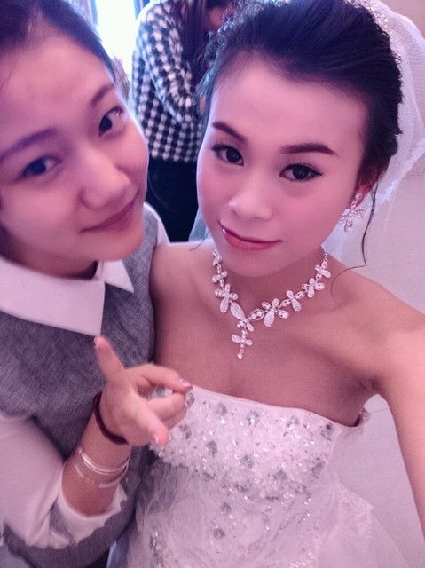 20岁以下,结婚当天婚纱照!