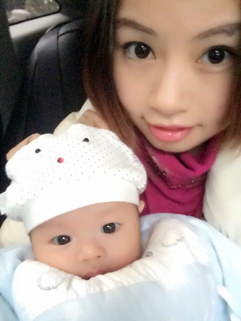 宝妈们都来晒晒和宝宝的合影吧