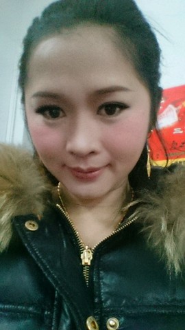 我老公的后妈,据她自己说她很年轻很漂亮,大家觉得呢?