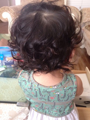 1岁4个月的女宝宝都给留头发了吗?