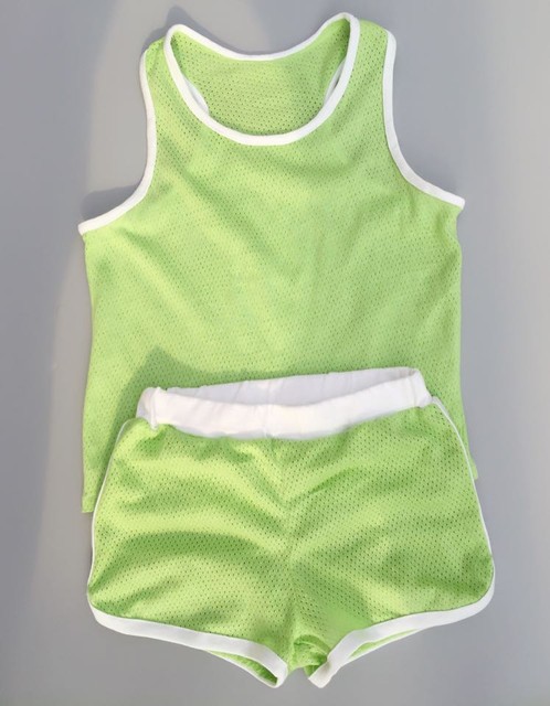 批量背心裤衩啦,最最凉快的款式和布料.