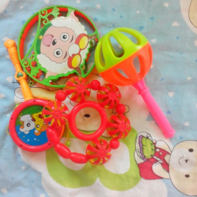 求宝宝穿不了的旧衣服,谢谢宝妈们