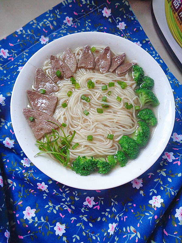 【九陽美食】豬肝龍鬚麵