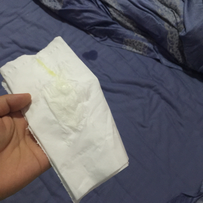 离预产期还有一天,连续三天起床都有液体流出,无色无味,量一天比一天