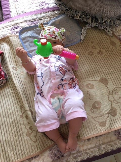 3月圈的宝宝可以自己主动伸手够玩具了吗?