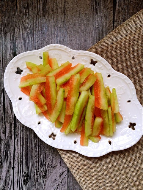 【家常美食】清热去火之凉拌西瓜皮