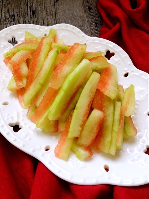 【家常美食】清热去火之凉拌西瓜皮
