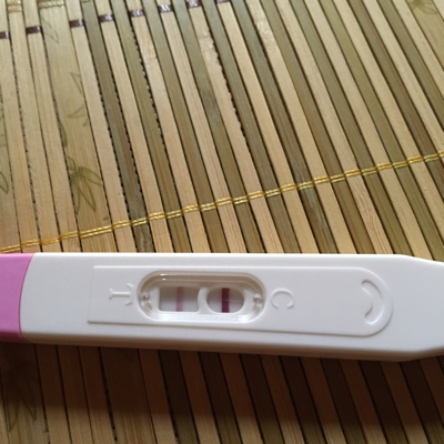 宝妈们问一下我这样是否怀孕, 但我刚刚上厕所 怎麼内裤上有褐色分泌
