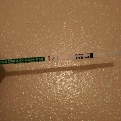 假假推迟两天今早用试条试的两条对比线一深一浅是怀孕初期吗?